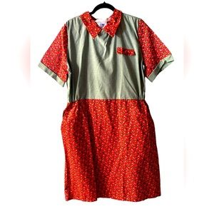 Open back dress with pockets (Sz Large) for seniors,patients, or disabled adults